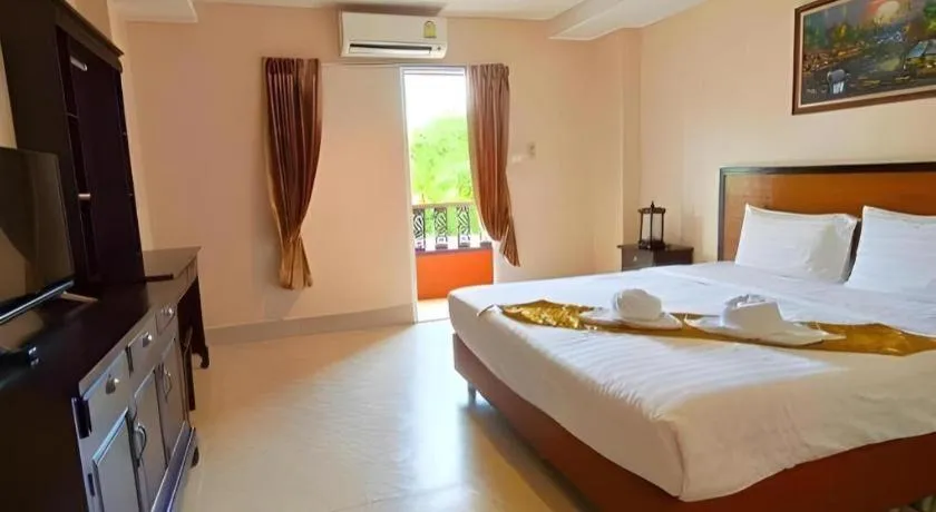 Bed in Rayong Lanna Hotel