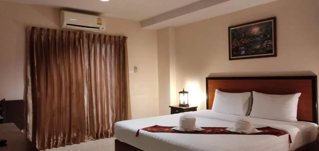 Bed in Rayong Lanna Hotel