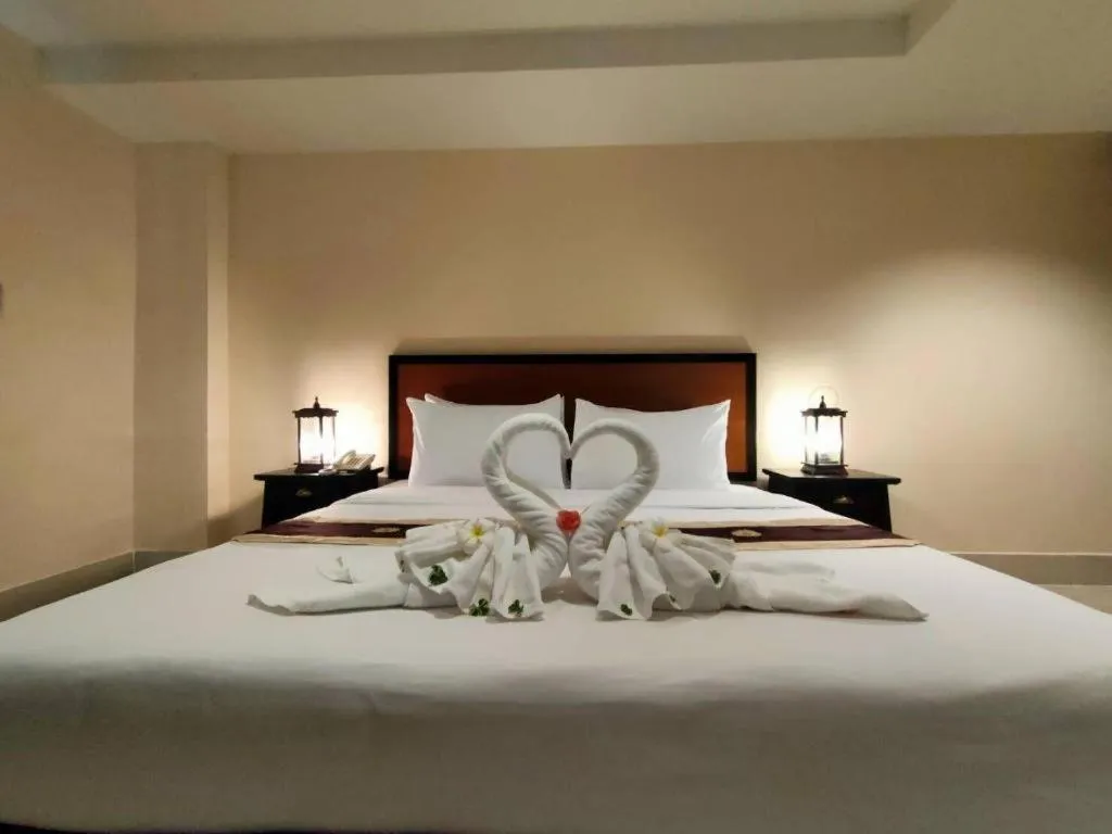 Bed in Rayong Lanna Hotel