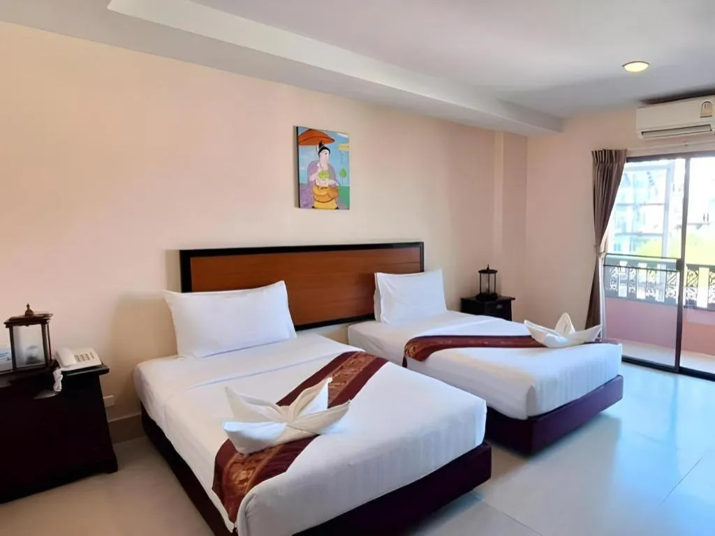Bed in Rayong Lanna Hotel