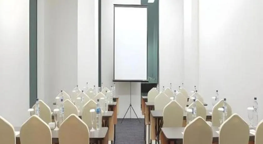 Horison Nindya Semarang