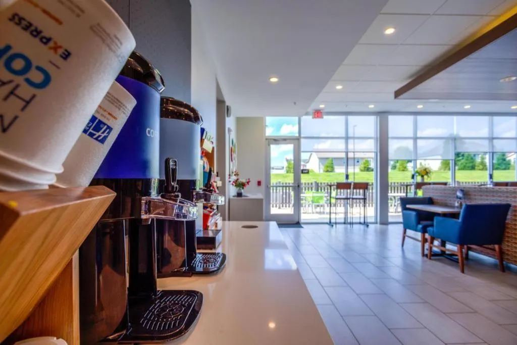 Holiday Inn Express & Suite Milroy - Reedsville By IHG