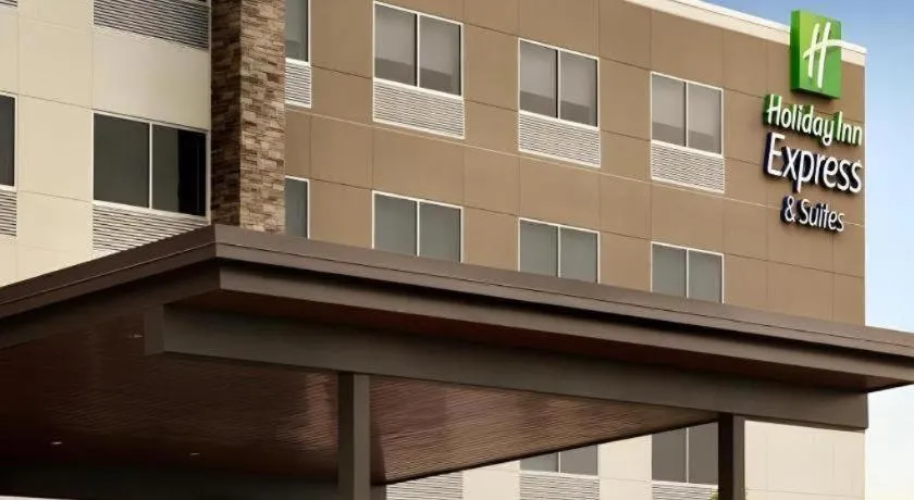 Holiday Inn Express & Suite Milroy - Reedsville By IHG