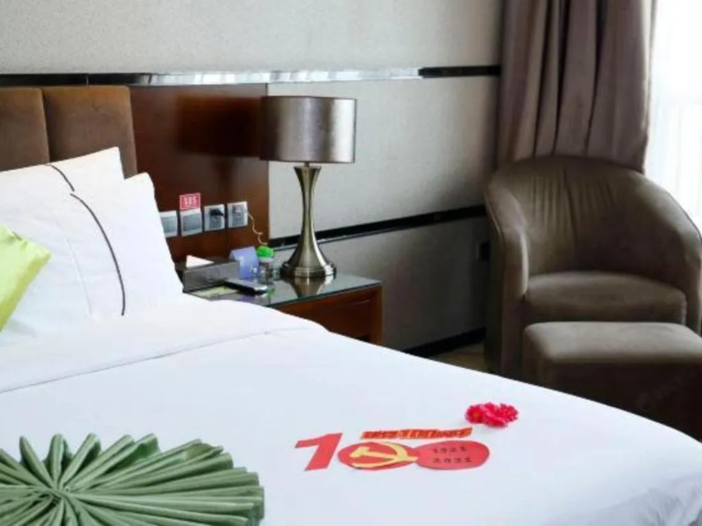 Bed in Liwan International Hotel Chengdu