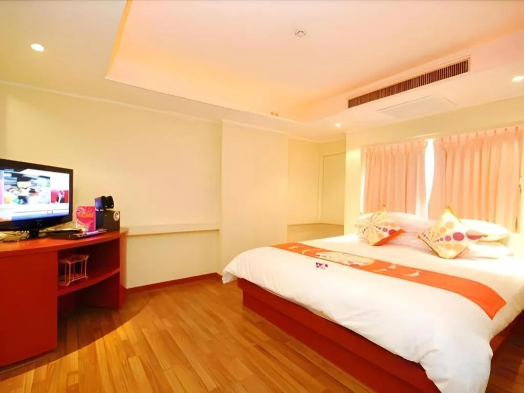 Bed in Hip Hotel Bangkok