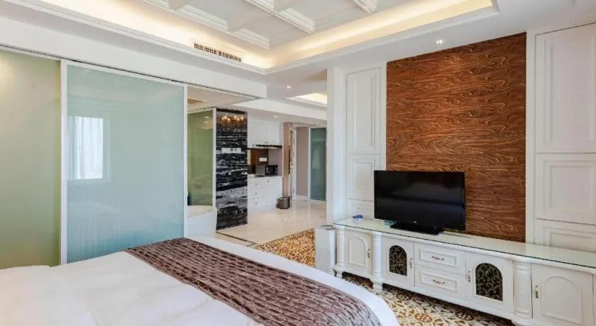 Bed in Yantai Bihai Hotel