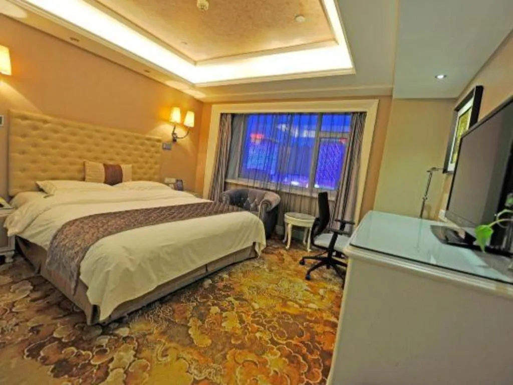 Bed in Yantai Bihai Hotel