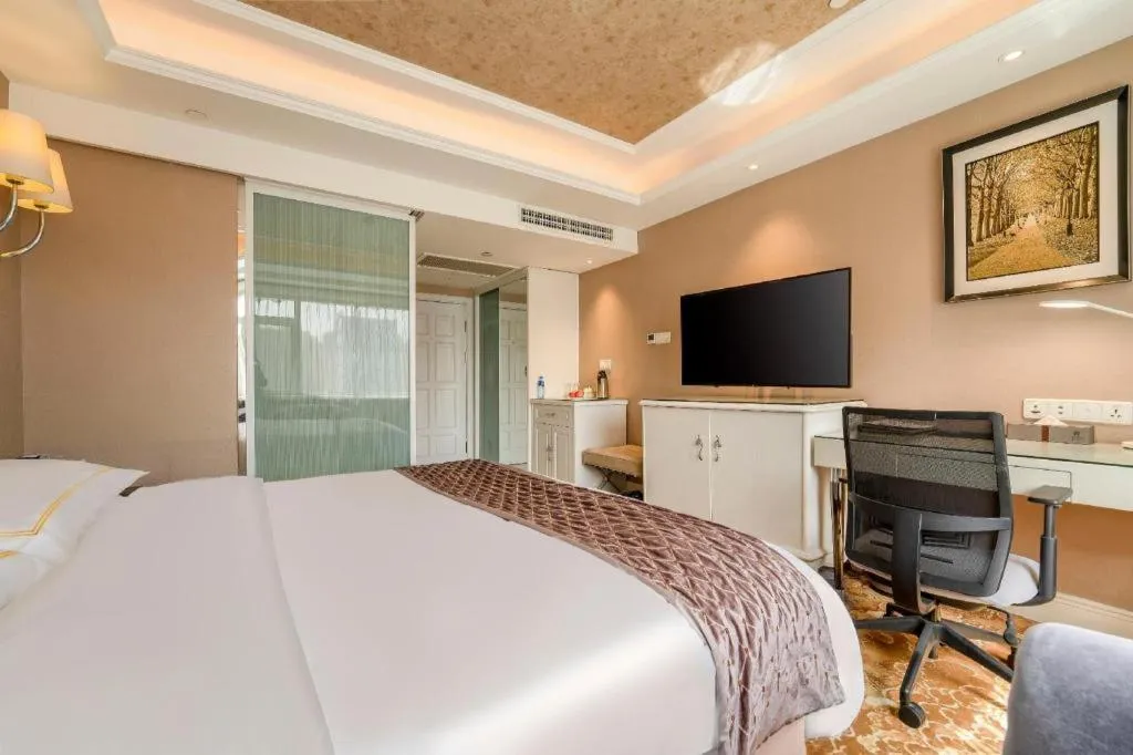 Bed in Yantai Bihai Hotel