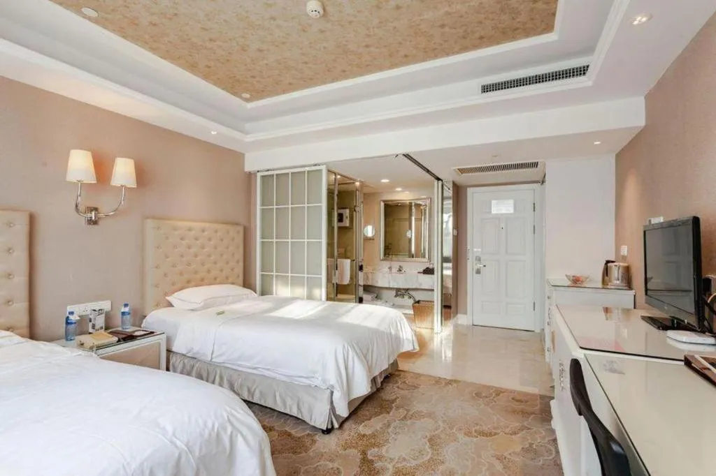 Bed in Yantai Bihai Hotel