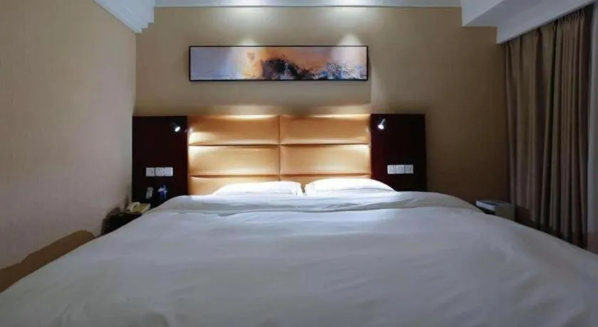 Bed in Yantai Bihai Hotel