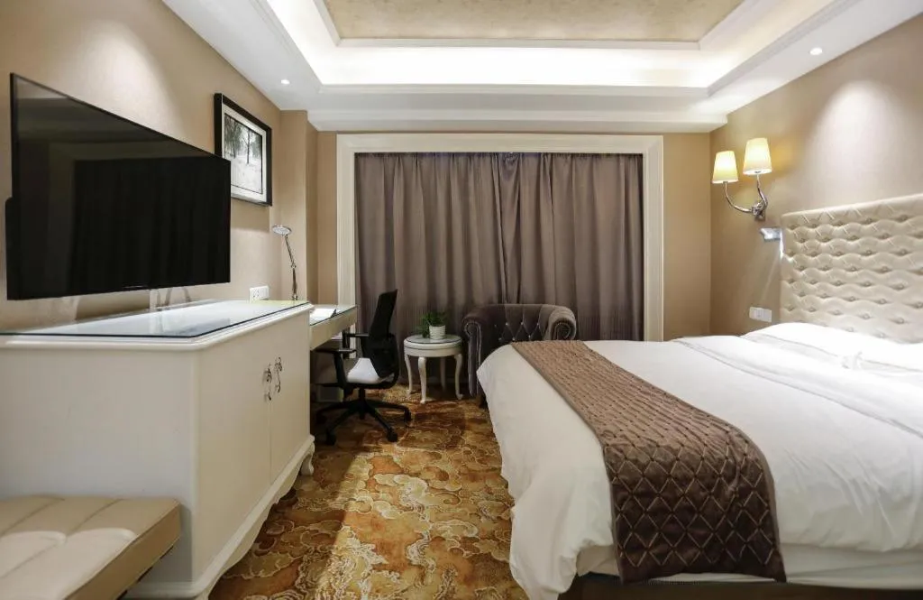 Bed in Yantai Bihai Hotel