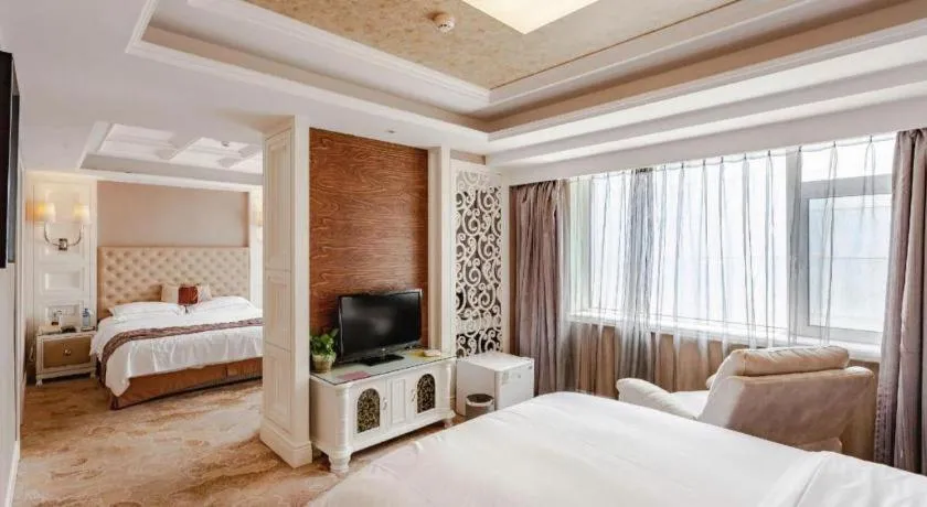 Bed in Yantai Bihai Hotel