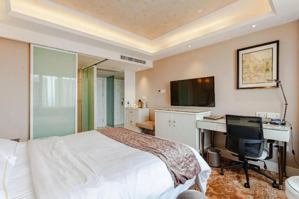 Bed in Yantai Bihai Hotel