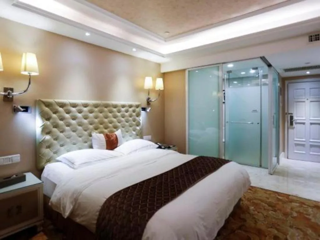 Bed in Yantai Bihai Hotel
