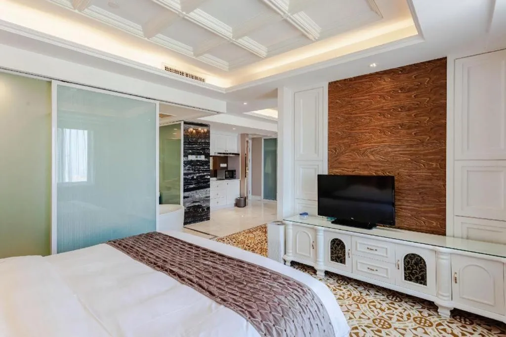 Bed in Yantai Bihai Hotel