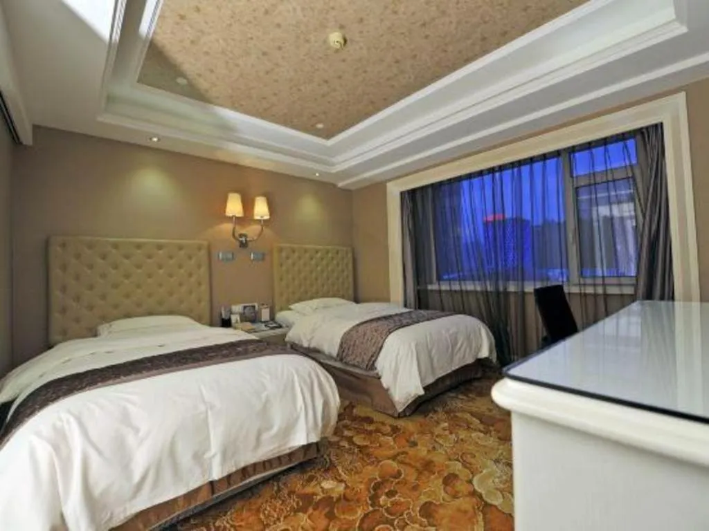 Bed in Yantai Bihai Hotel