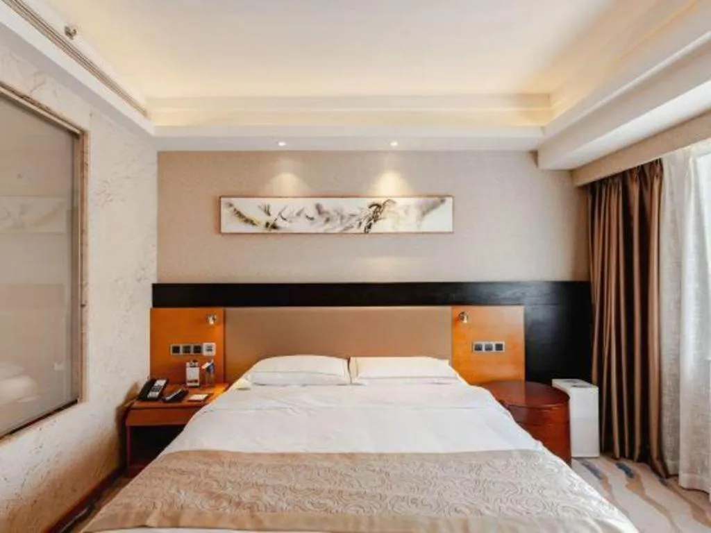 Bed in Yantai Bihai Hotel