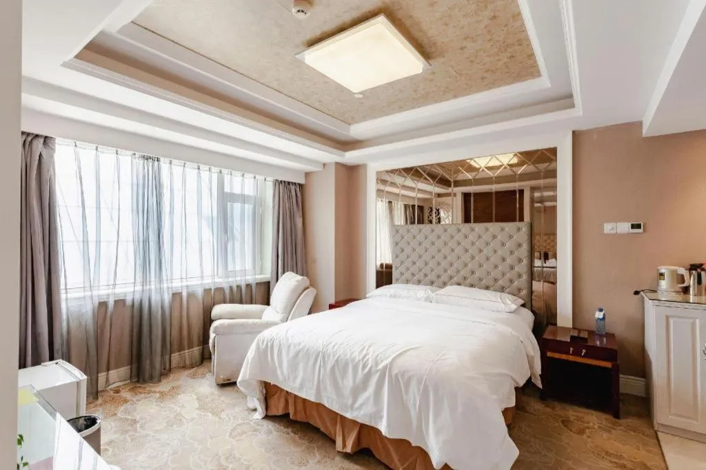 Bed in Yantai Bihai Hotel