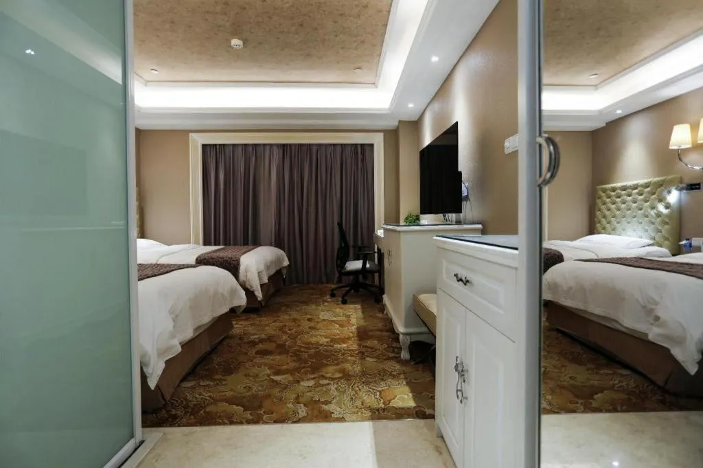 Bed in Yantai Bihai Hotel