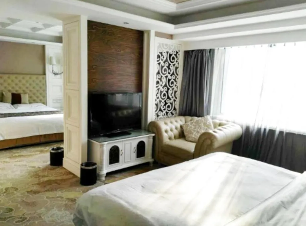 Bed in Yantai Bihai Hotel