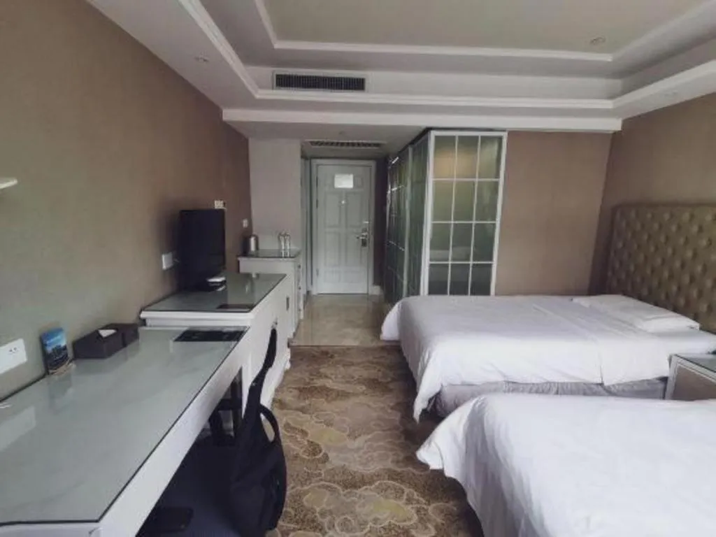 Bed in Yantai Bihai Hotel