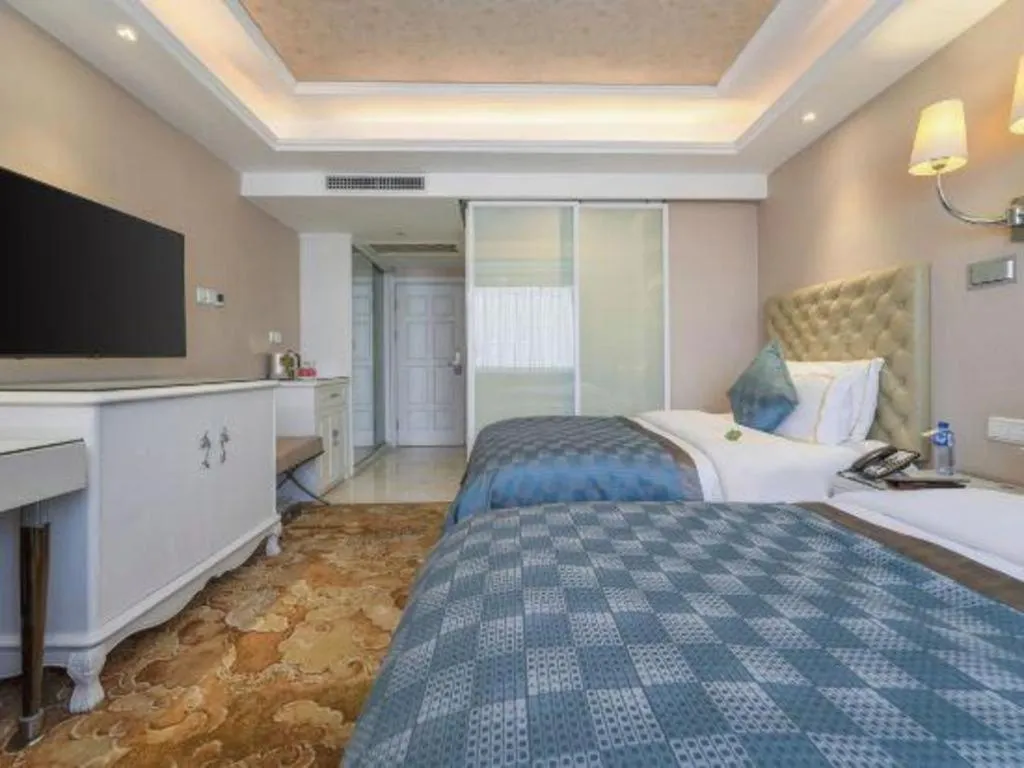 Bed in Yantai Bihai Hotel