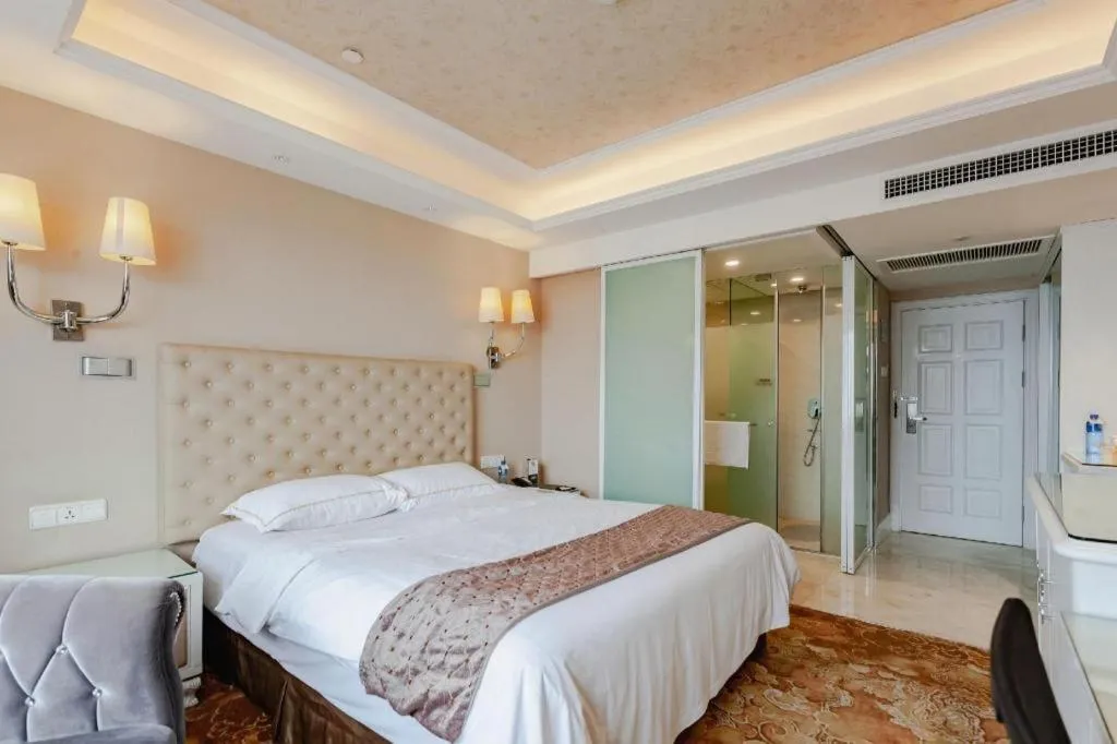 Bed in Yantai Bihai Hotel