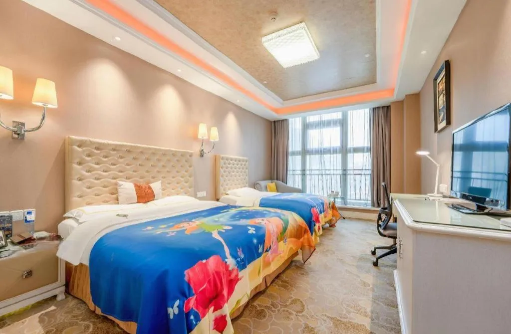 Bed in Yantai Bihai Hotel