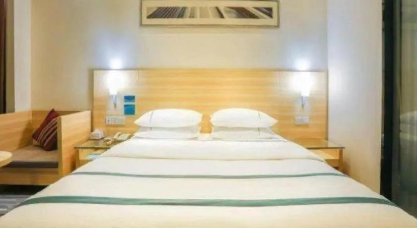 Bed in City Comfort Inn Guigang Tangren Street