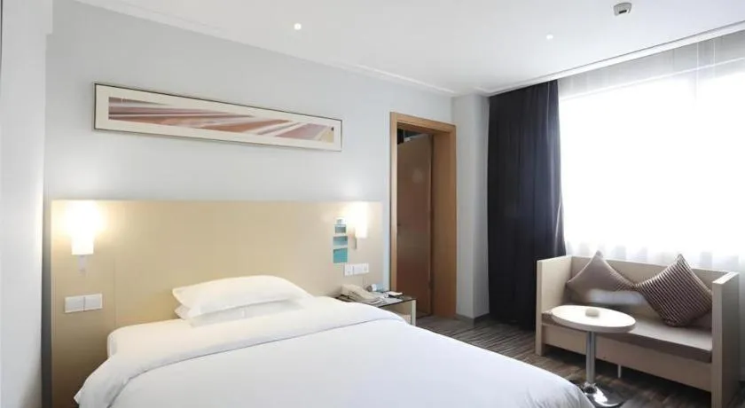 Bed in City Comfort Inn Guigang Tangren Street