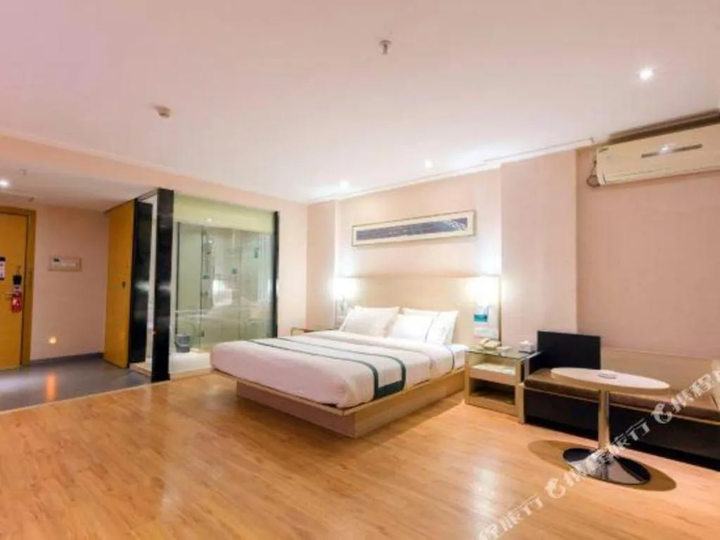 Bed in City Comfort Inn Guigang Tangren Street