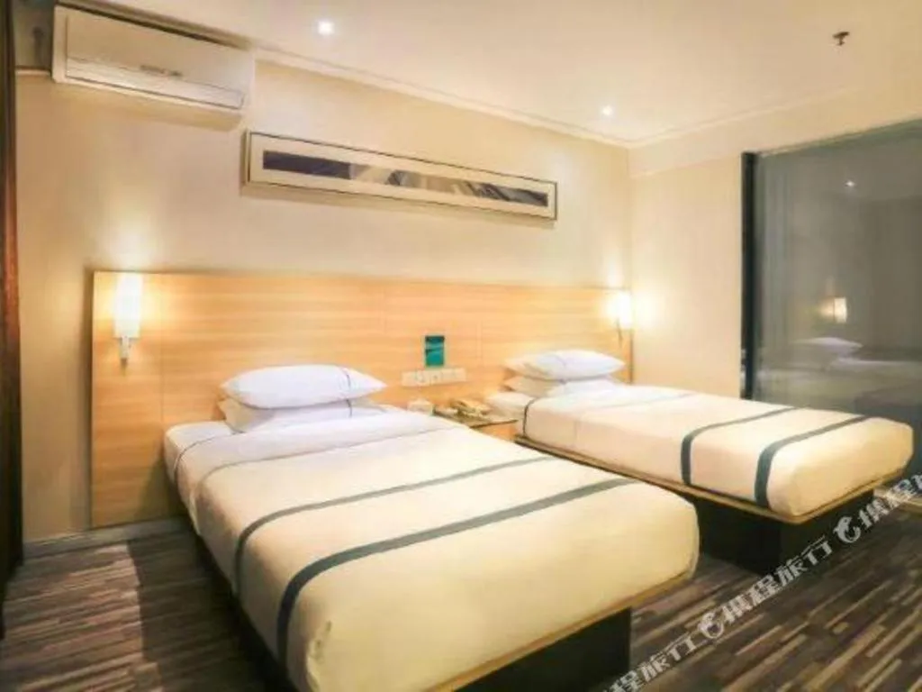 Bed in City Comfort Inn Guigang Tangren Street