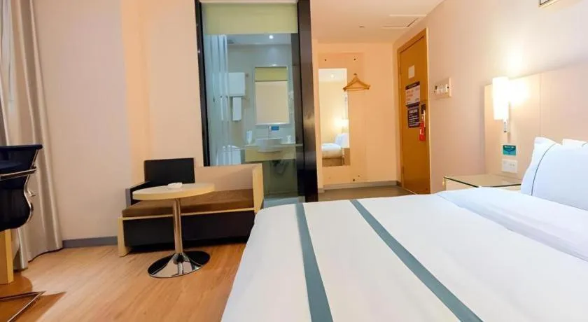 Bed in City Comfort Inn Guigang Tangren Street