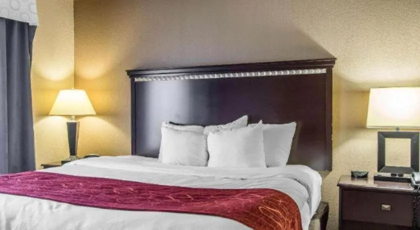 Bed in Comfort Suites