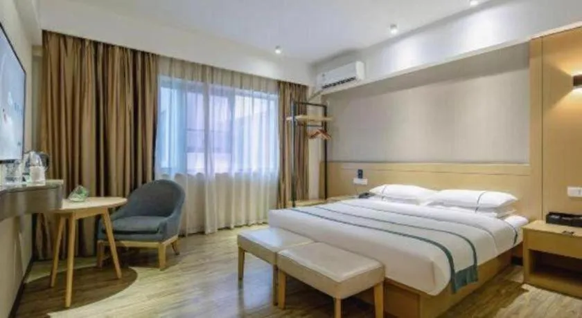 Bed in City Comfort Inn Liuzhou Liunan Wanda Plaza