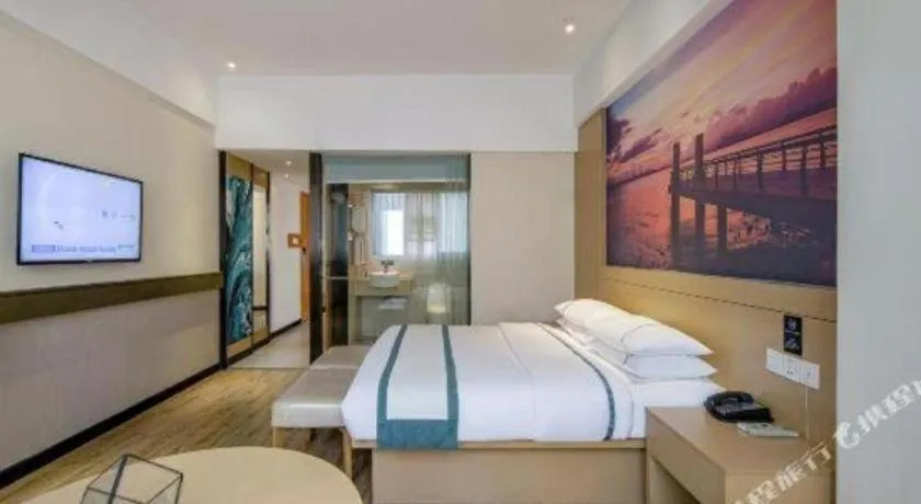 Bed in City Comfort Inn Liuzhou Liunan Wanda Plaza