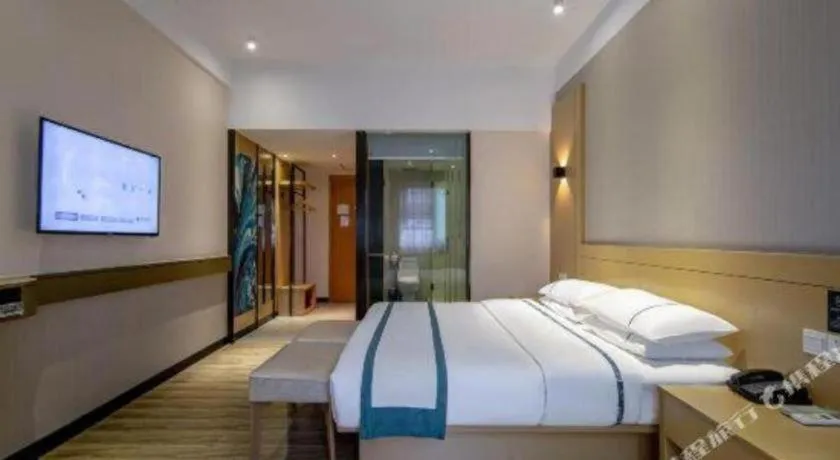 Bed in City Comfort Inn Liuzhou Liunan Wanda Plaza