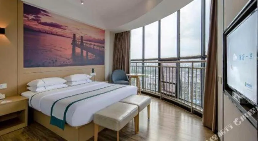 Bed in City Comfort Inn Liuzhou Liunan Wanda Plaza