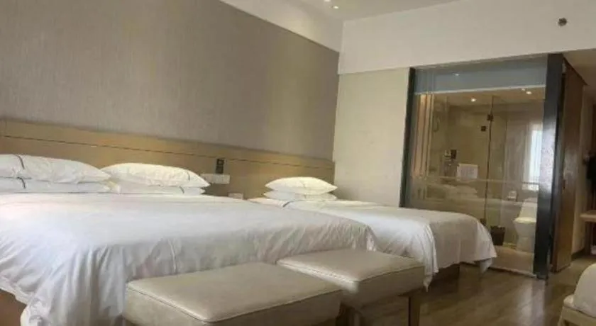 Bed in City Comfort Inn Liuzhou Liunan Wanda Plaza