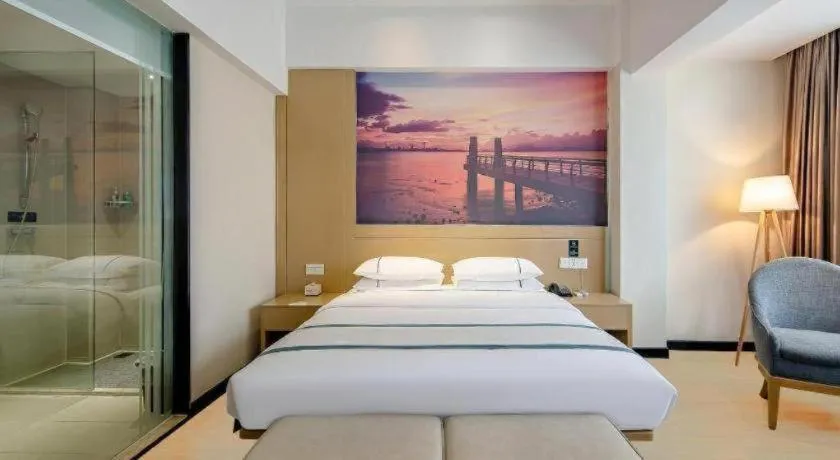 Bed in City Comfort Inn Liuzhou Liunan Wanda Plaza