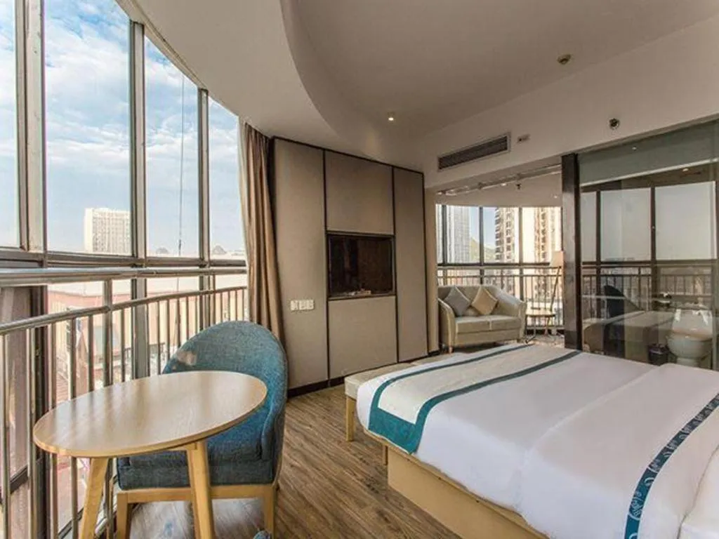 Bed in City Comfort Inn Liuzhou Liunan Wanda Plaza