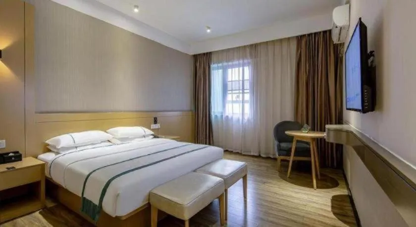 Bed in City Comfort Inn Liuzhou Liunan Wanda Plaza