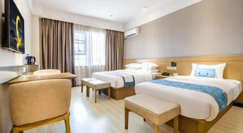 Bed in City Comfort Inn Liuzhou Liunan Wanda Plaza