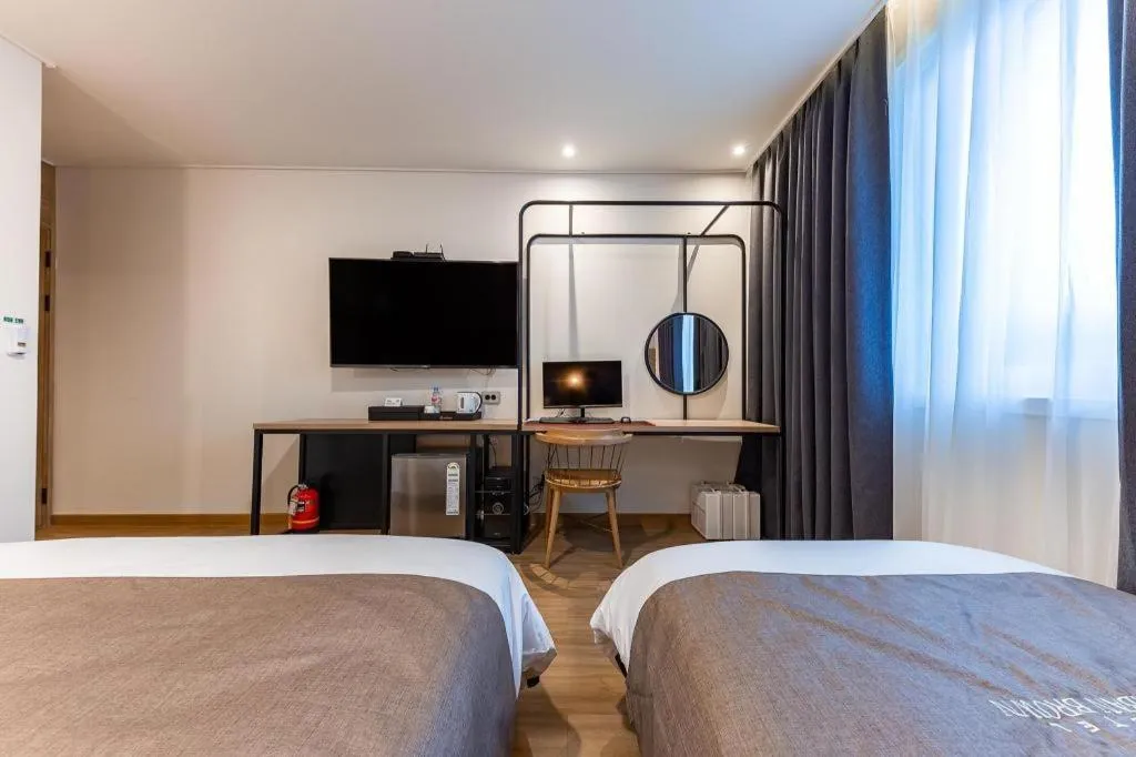 Bed in Hotel Urban Brown