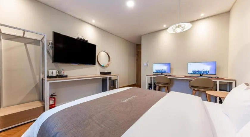 Bed in Hotel Urban Brown