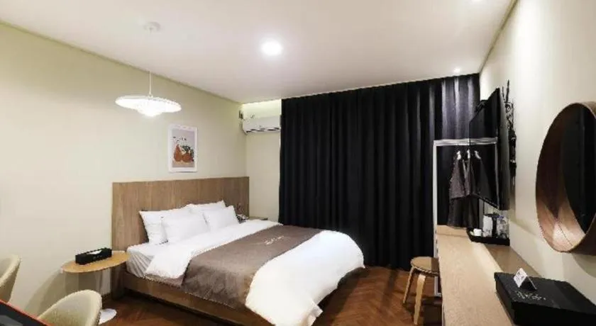 Bed in Hotel Urban Brown