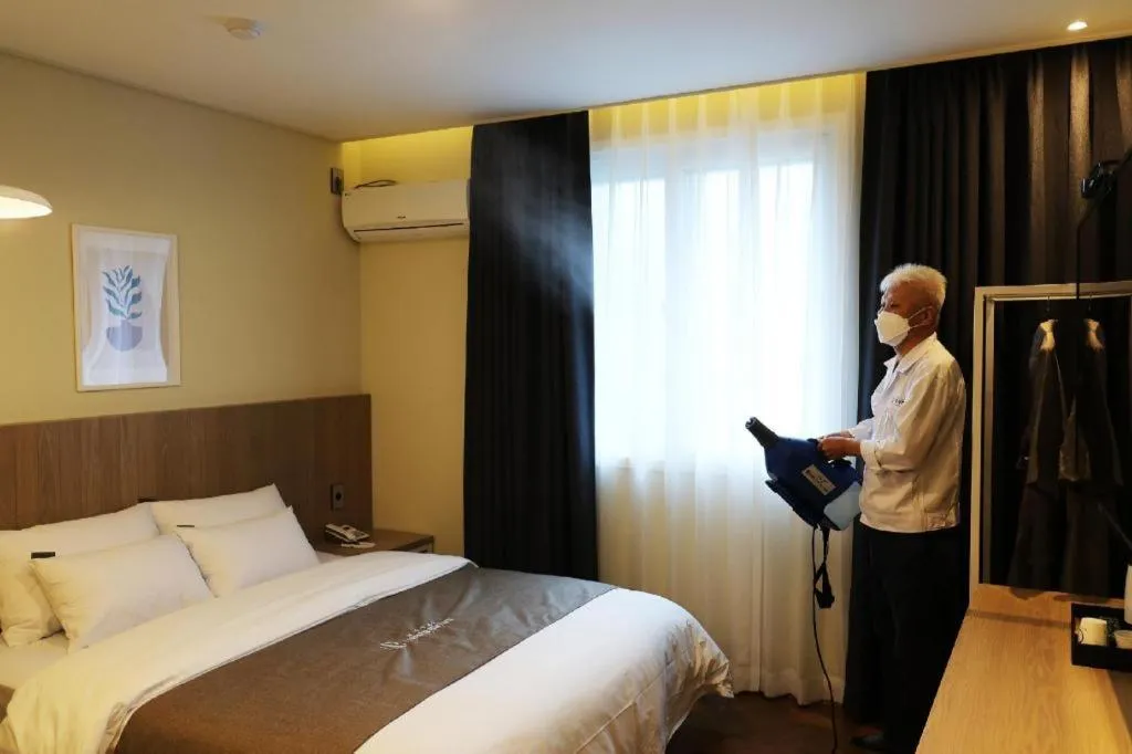 Bed in Hotel Urban Brown