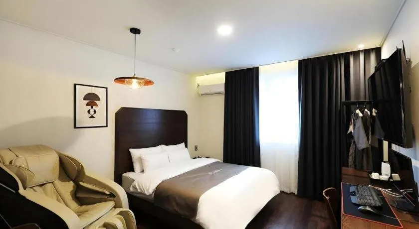 Bed in Hotel Urban Brown