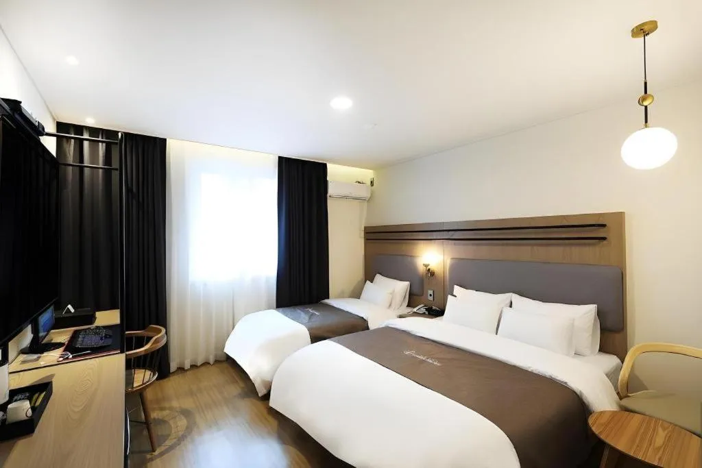 Bed in Hotel Urban Brown