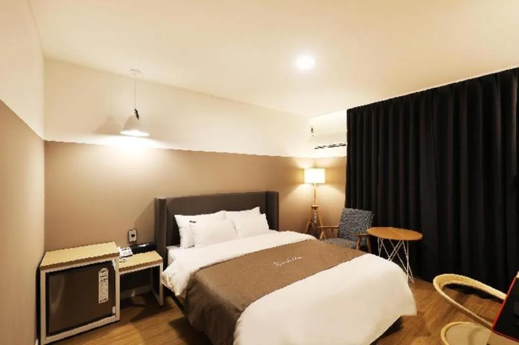 Bed in Hotel Urban Brown